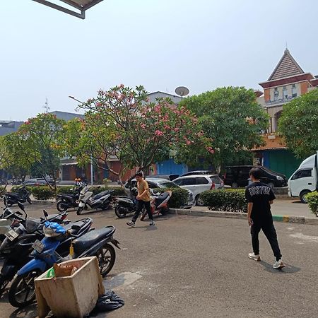 Ratana Cengkareng Syariah Hotel Jakarta Exterior foto